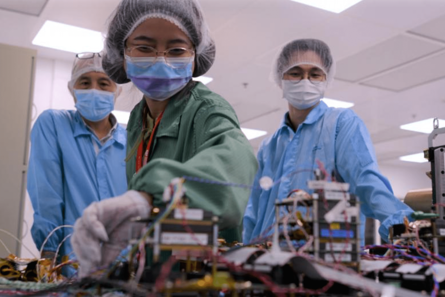 Singapore to build and launch high-tech small satellitethat will fly close to earth